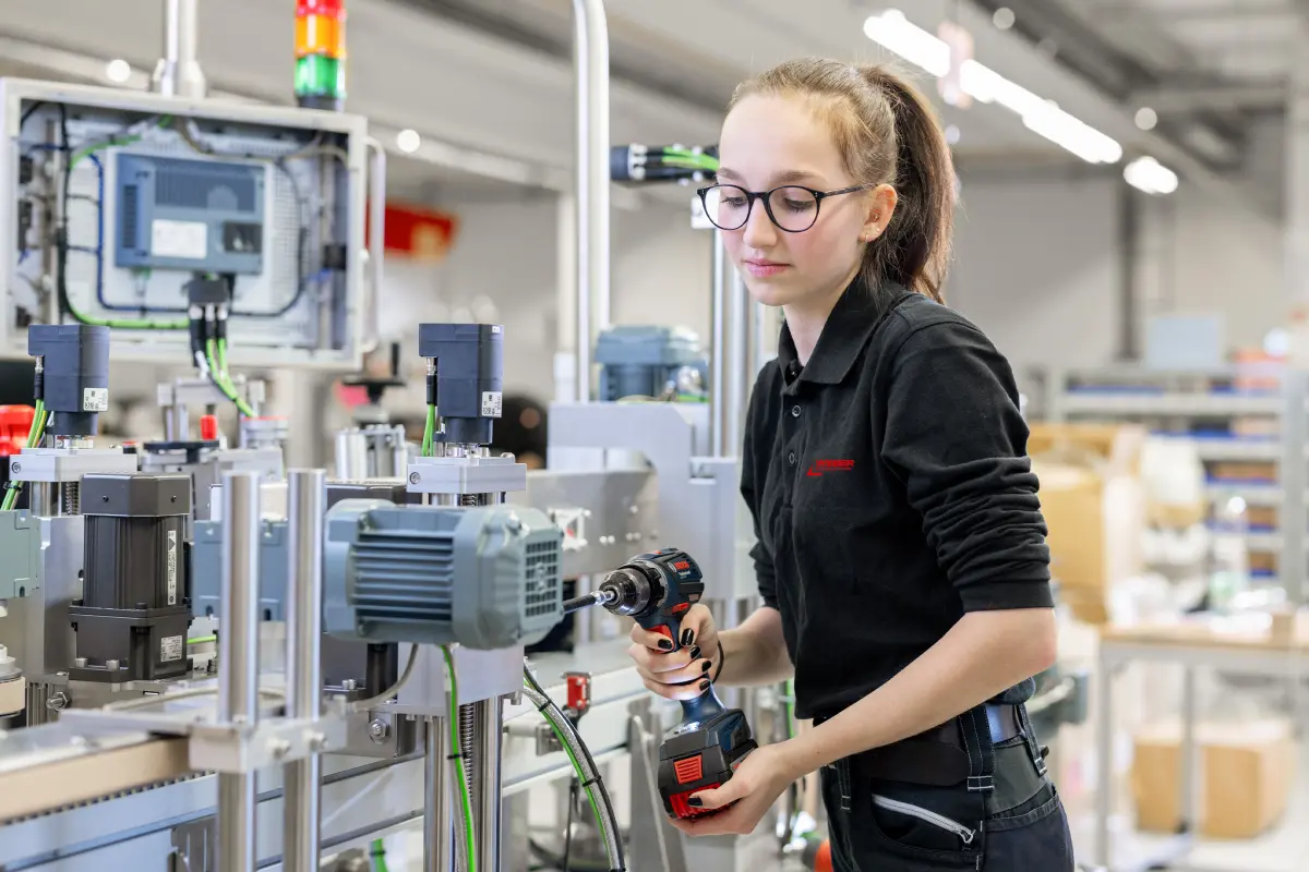 Trainee Mechatronics Dommermuth(c)Timo Lutz 3200x1800