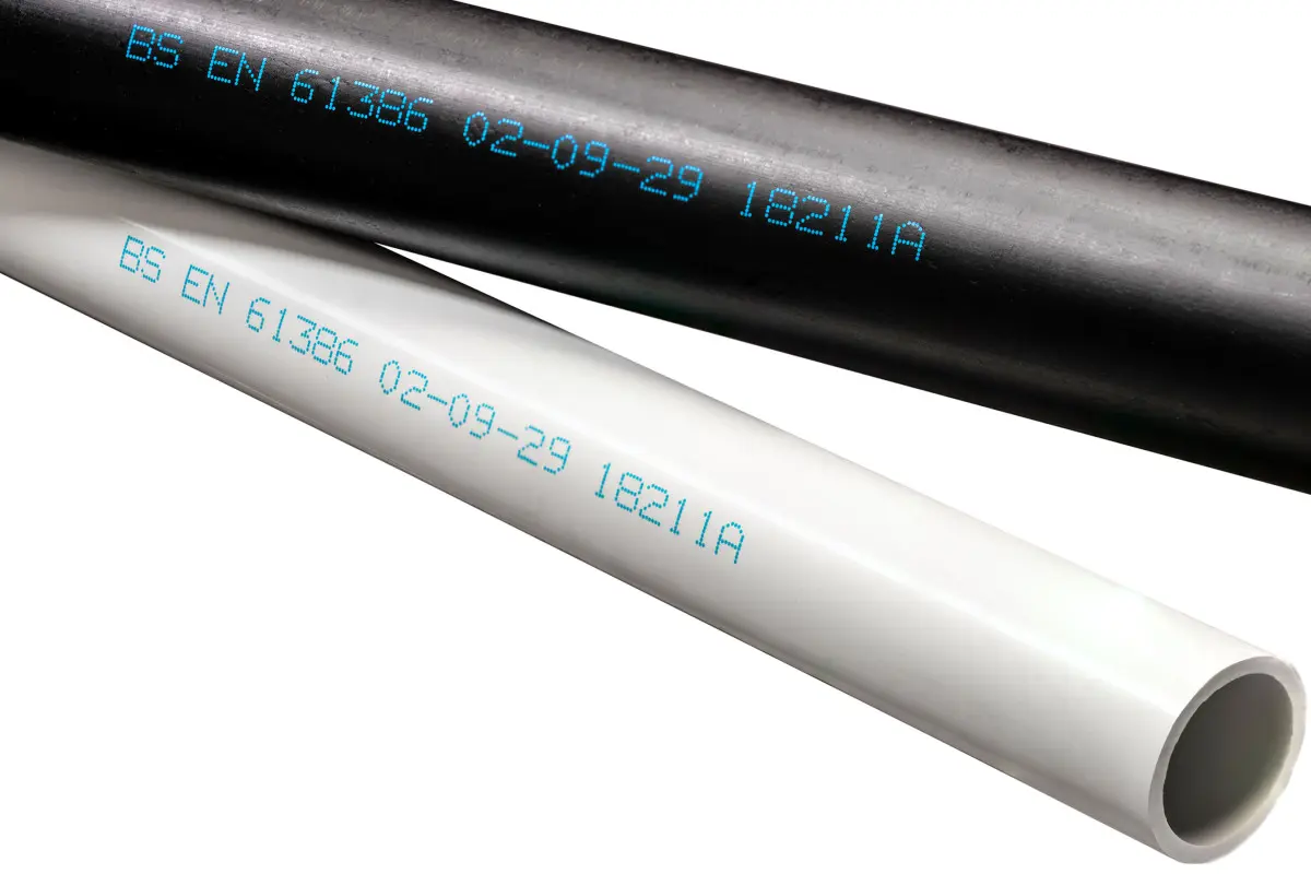 blau pigmentierte Tinte auf Rohren